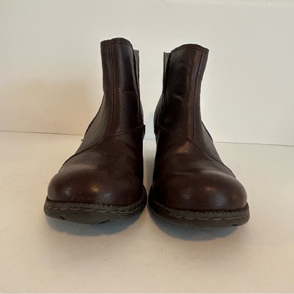 b.o.c Born vegan leather brown side zip heeled ankle boots size 6.5 fall comfort - Picture 2 of 11